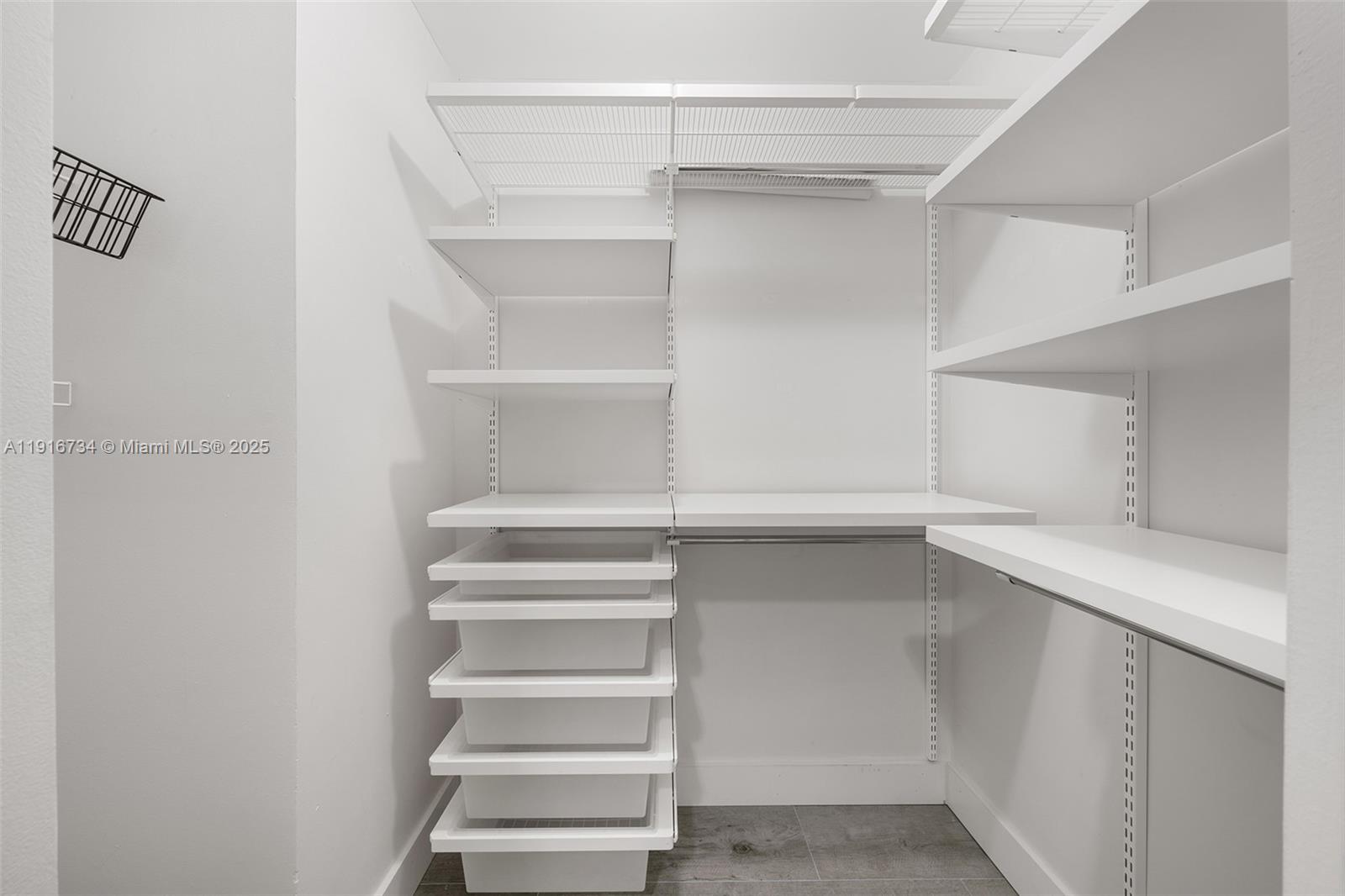 950 Brickell Bay Dr # 200