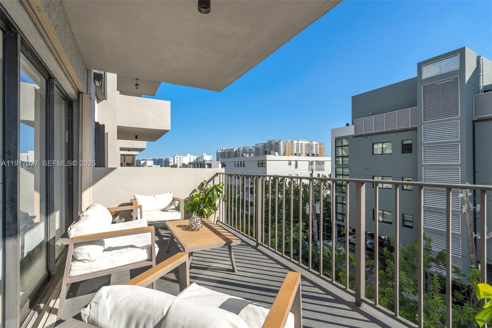 575 Crandon Blvd # 504