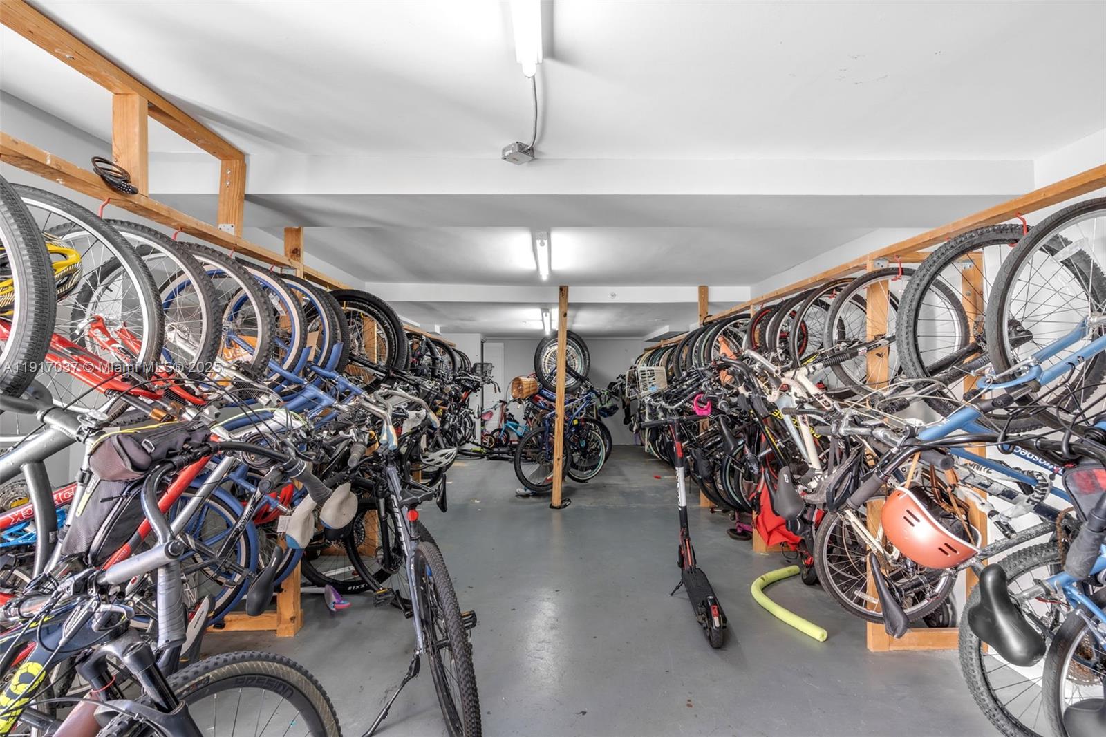 575 Crandon Blvd # 504