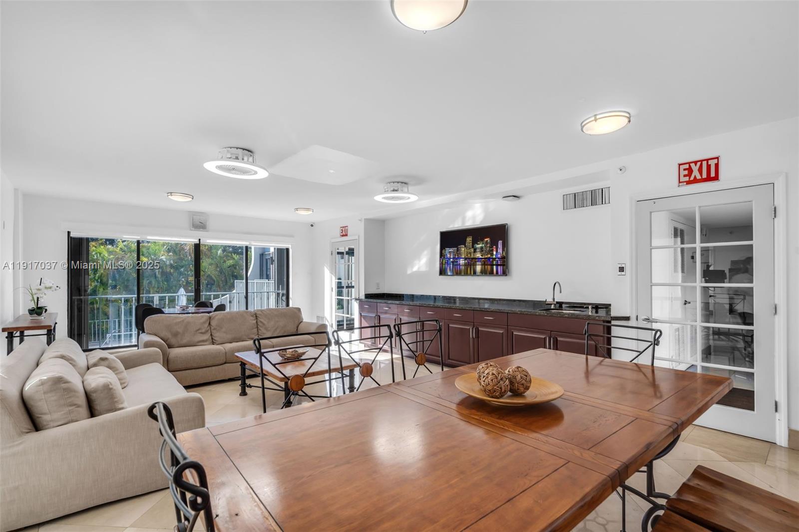 575 Crandon Blvd # 504