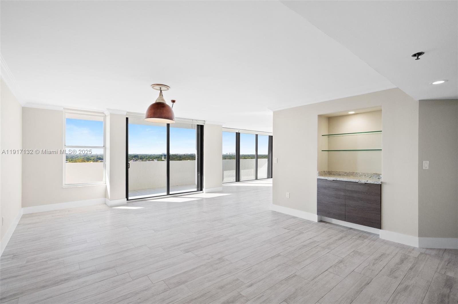 441 Valencia Ave # 1201