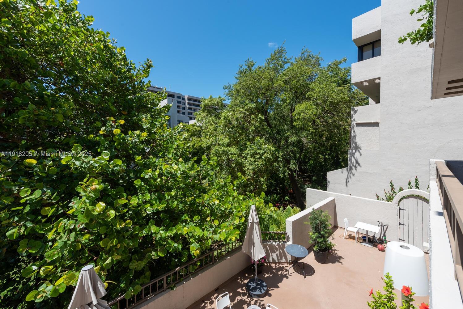 141 Crandon Blvd # 235