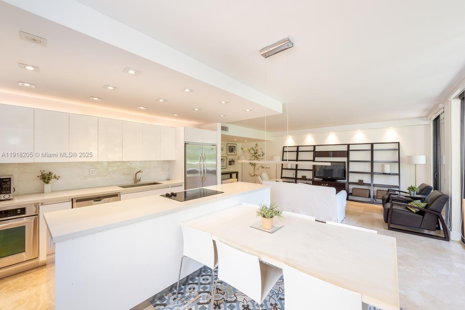 141 Crandon Blvd # 235