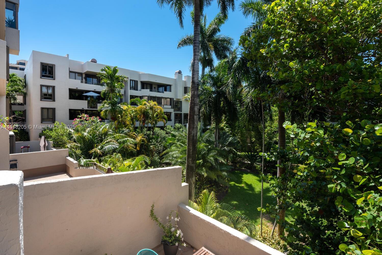 141 Crandon Blvd # 235