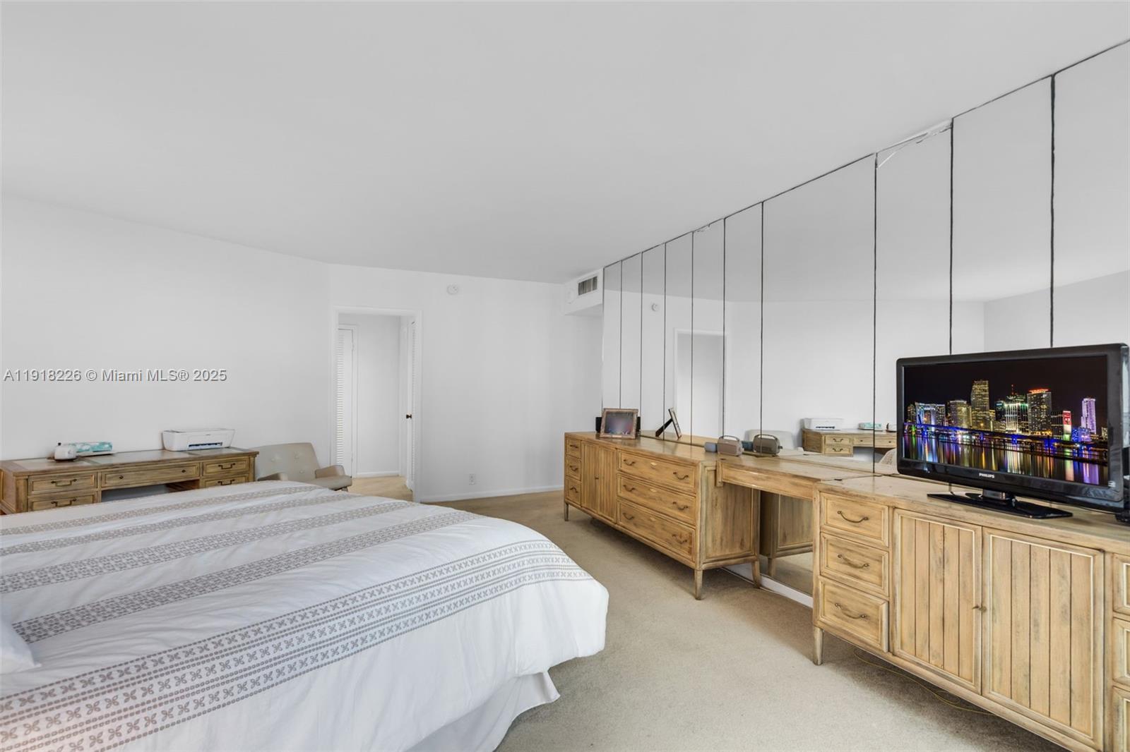 1121 Crandon Blvd # E302