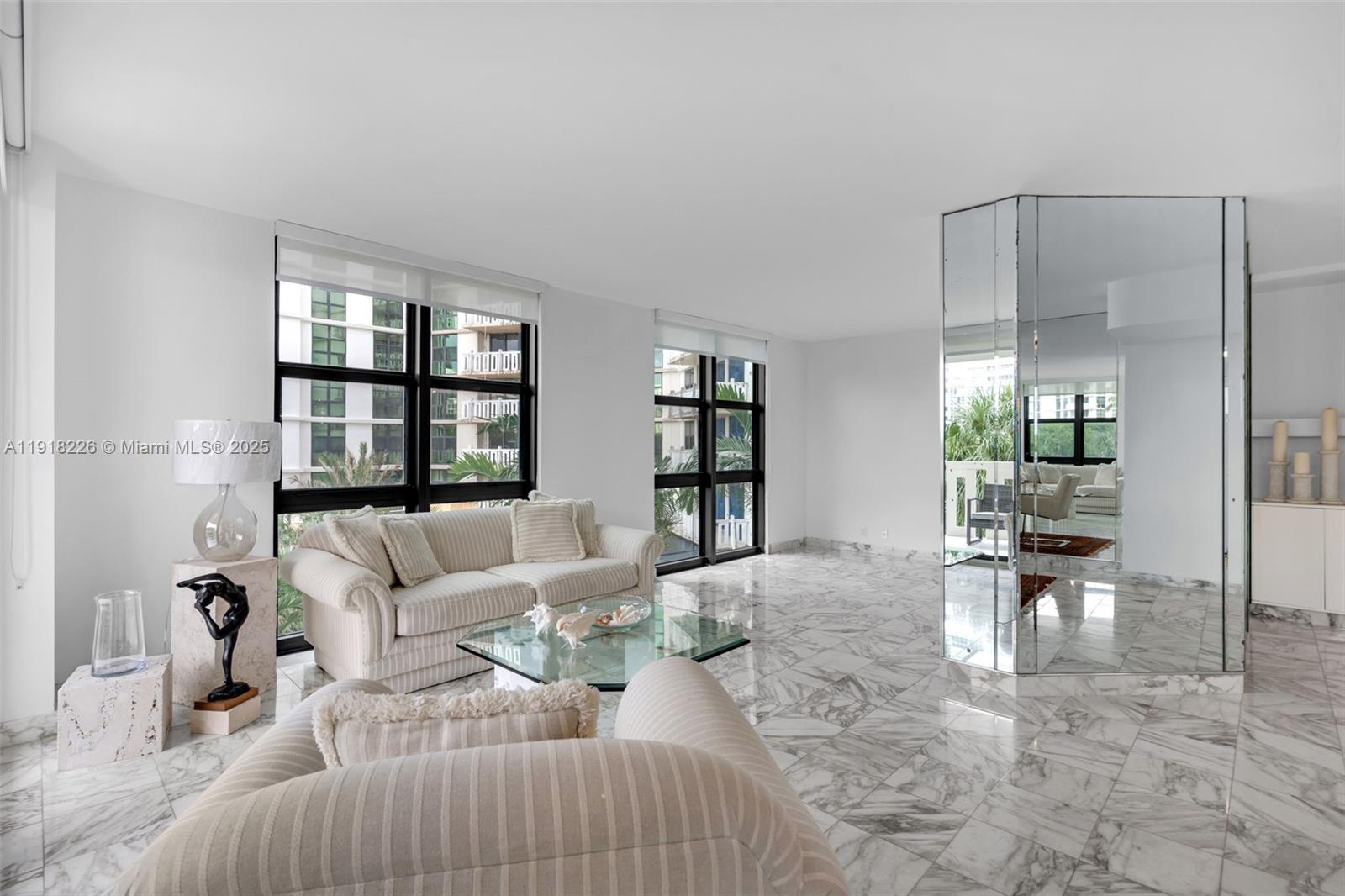 1121 Crandon Blvd # E302