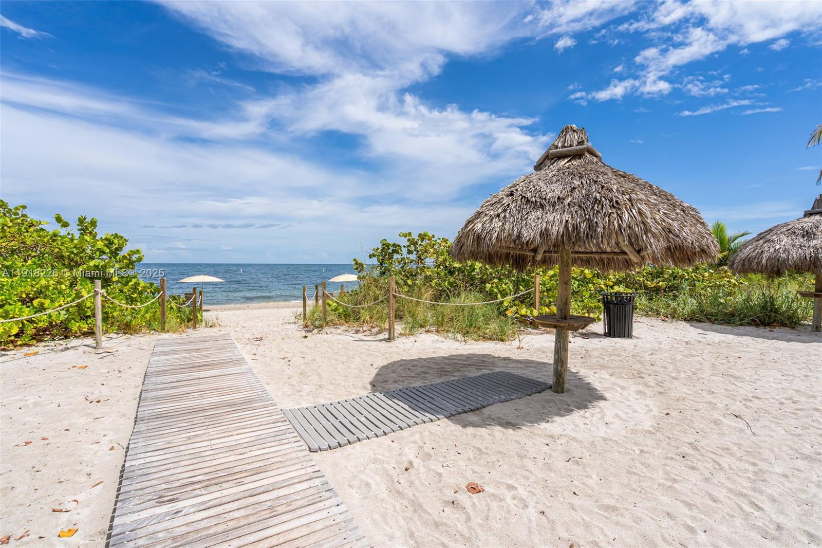 1121 Crandon Blvd # E302