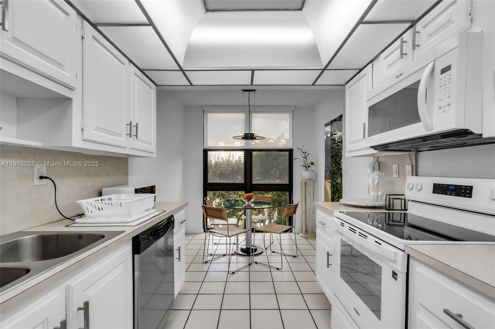 1121 Crandon Blvd # E302