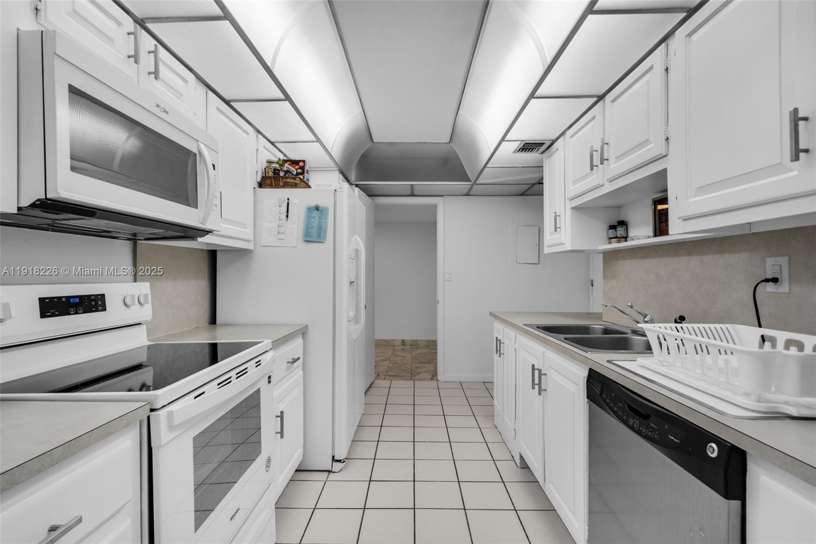 1121 Crandon Blvd # E302