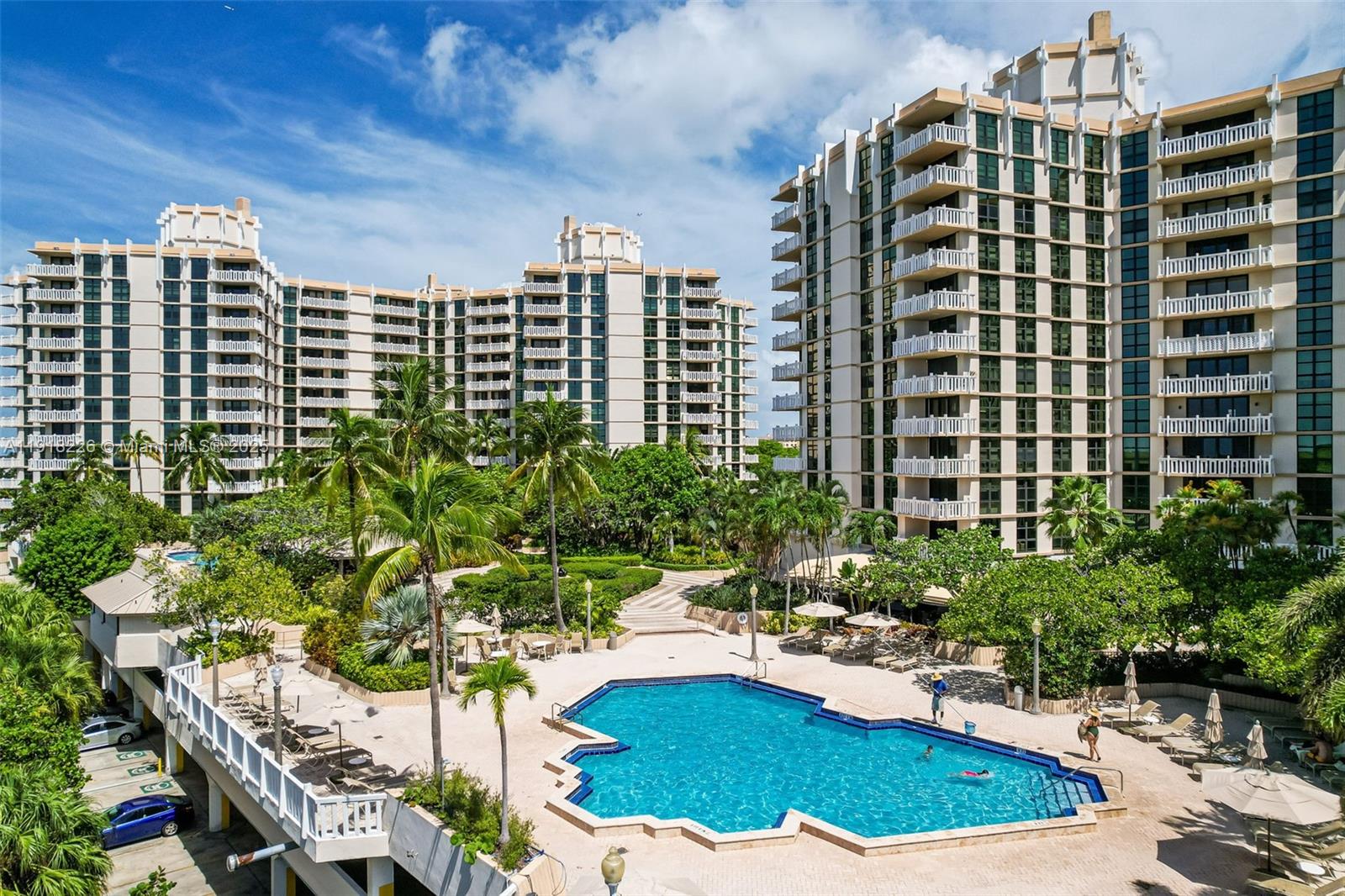 1121 Crandon Blvd # E302