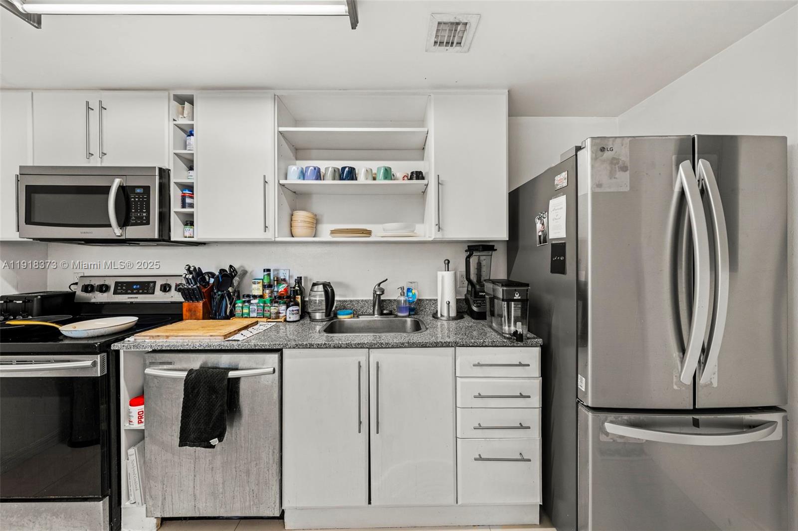 275 NE 18th St # 708