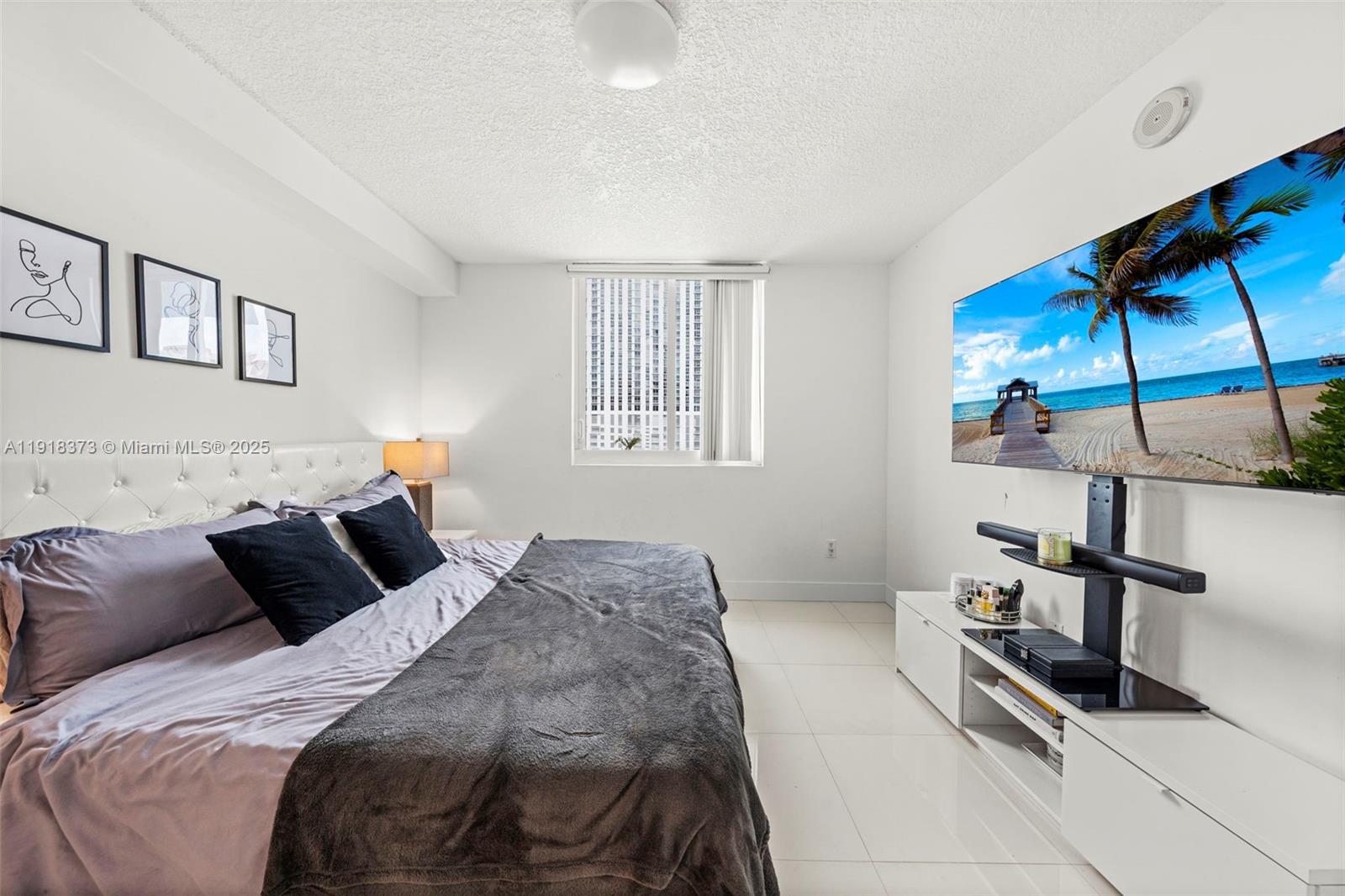 275 NE 18th St # 708