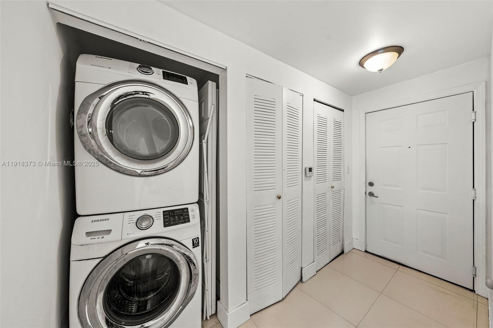 275 NE 18th St # 708