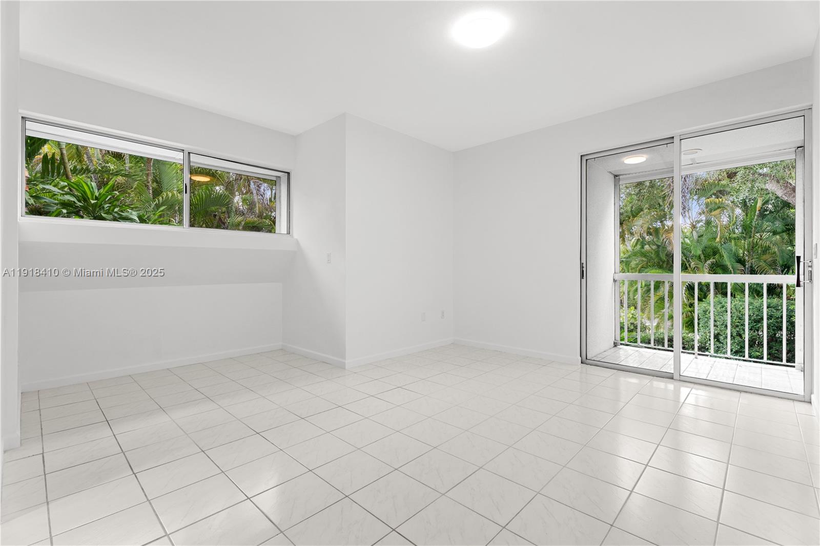 2475 S Bayshore Dr