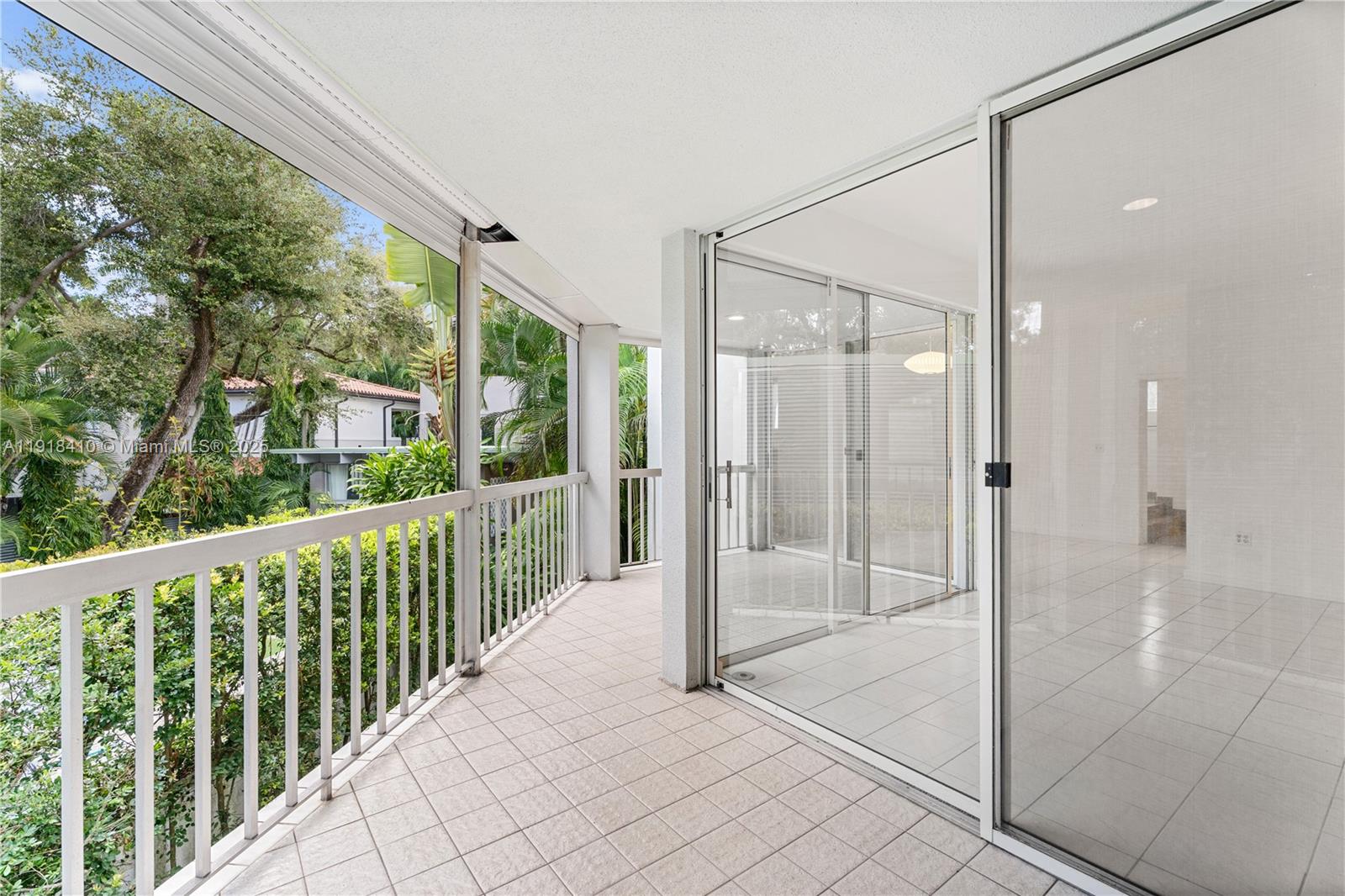 2475 S Bayshore Dr