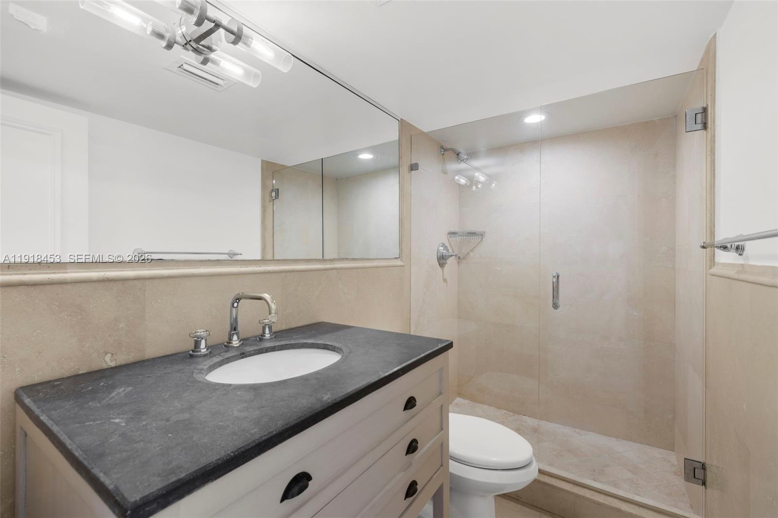 605 Ocean Dr # 2L