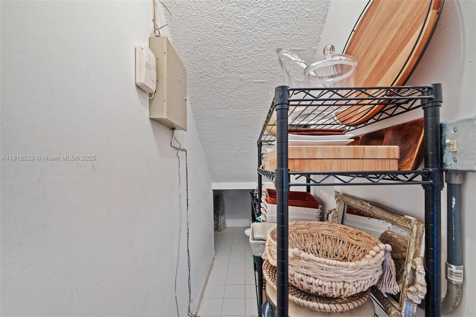 1211 Algeria Ave Unit: *