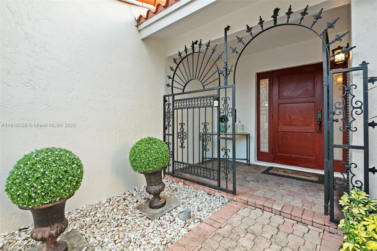 1211 Algeria Ave Unit: *