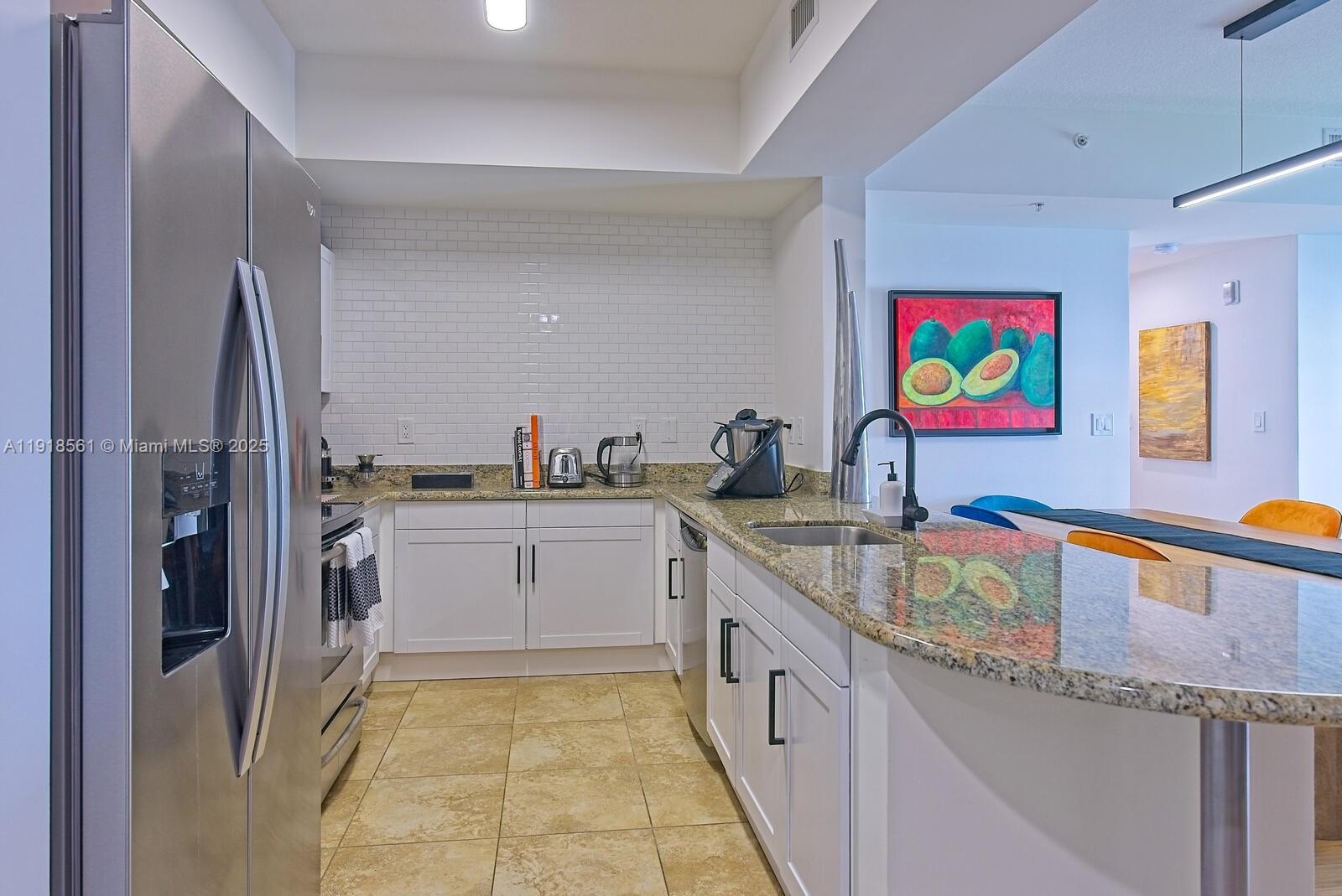 7285 SW 90th St # D613