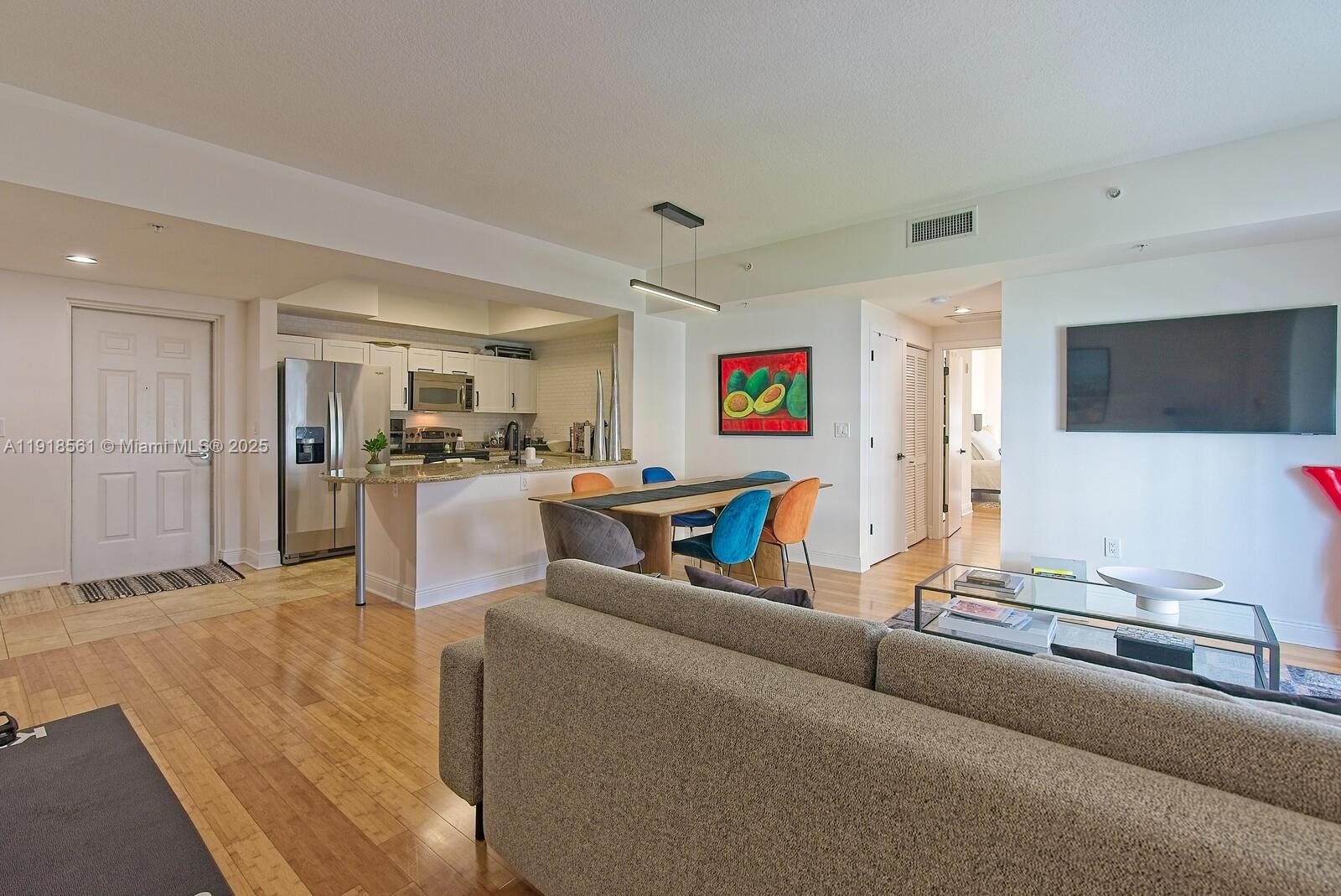 7285 SW 90th St # D613