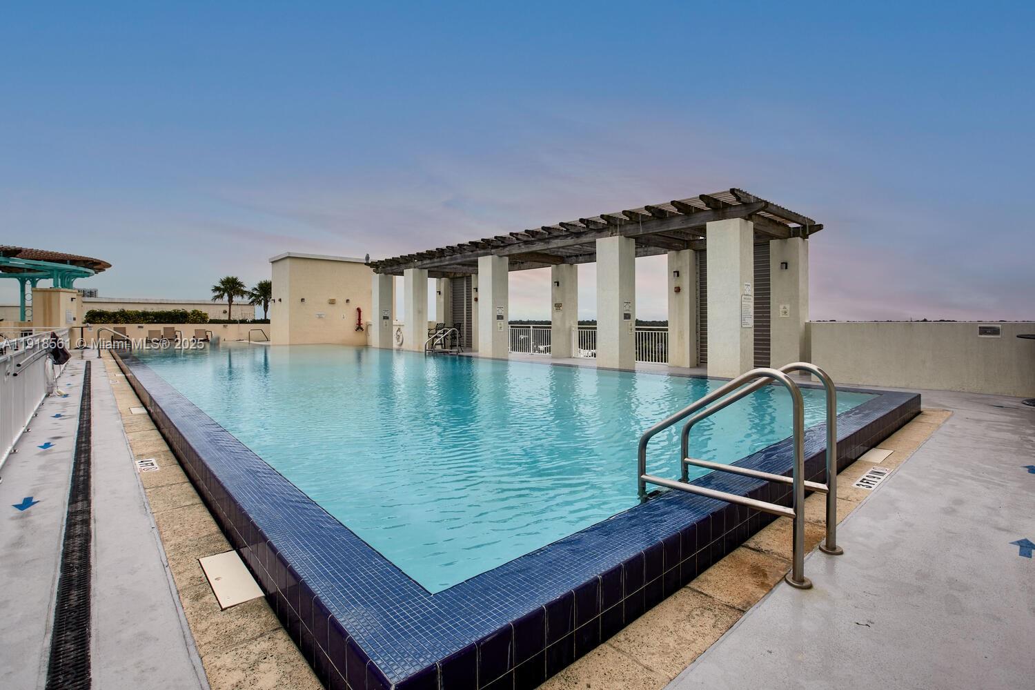 7285 SW 90th St # D613