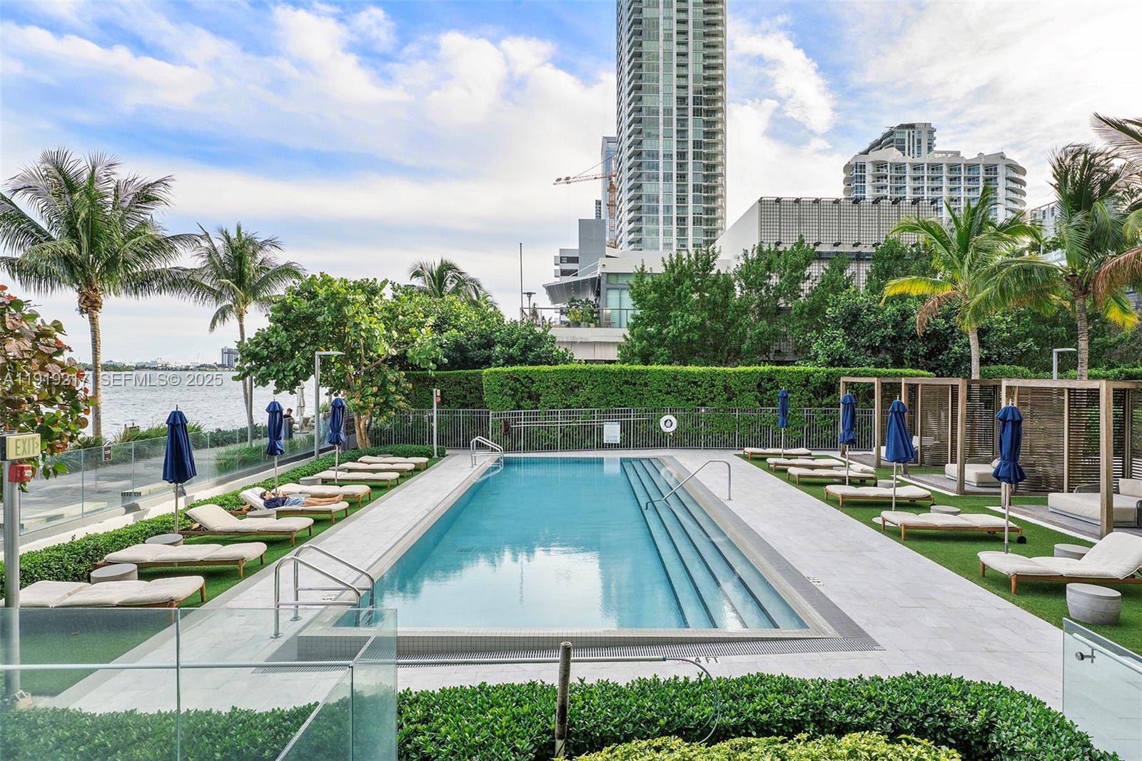 3131 NE 7th Ave # 4204