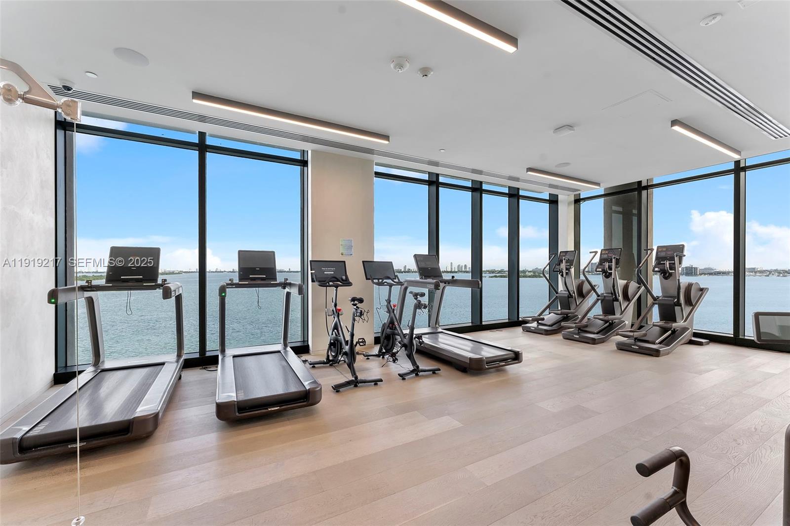 3131 NE 7th Ave # 4204