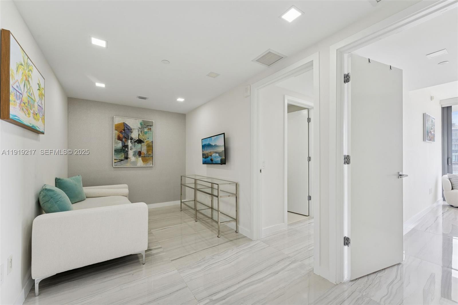 3131 NE 7th Ave # 4204