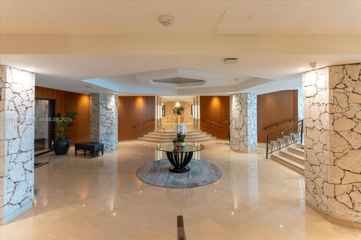 1121 Crandon Blvd # E304