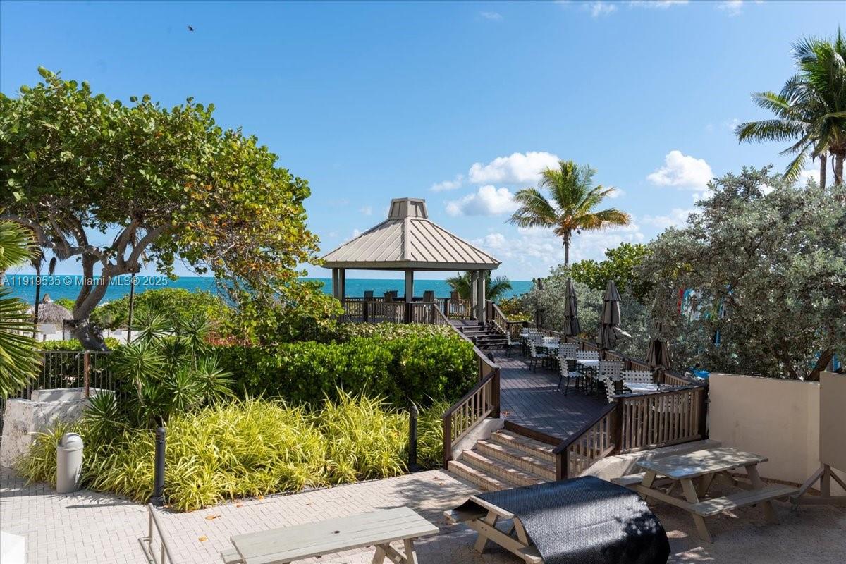 1121 Crandon Blvd # E304