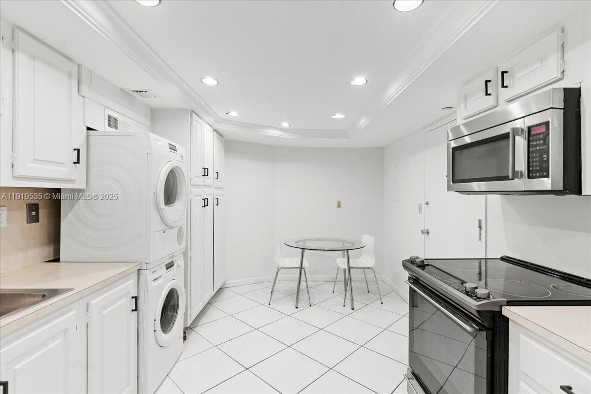 1121 Crandon Blvd # E304