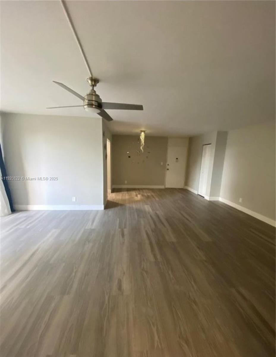 922 NE 199th St # 1D