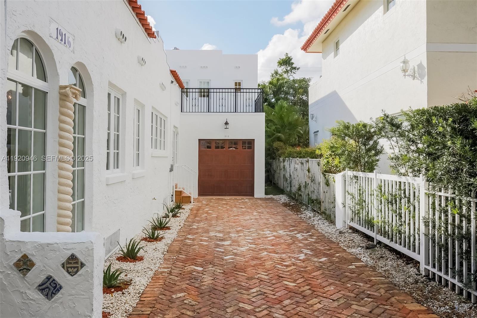 1916 Ferdinand St Unit: #