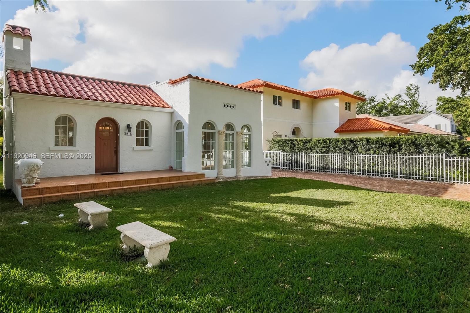 1916 Ferdinand St Unit: #