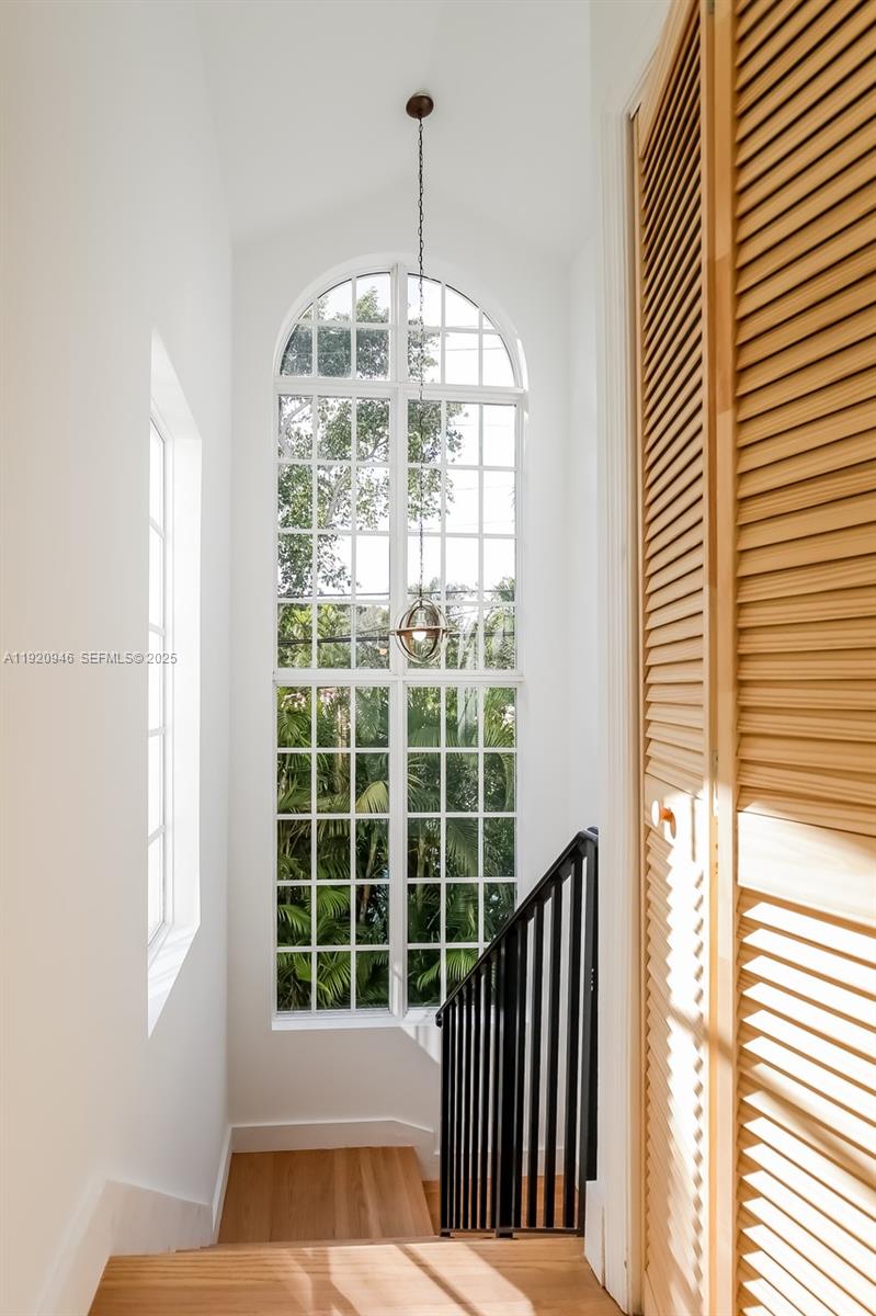 1916 Ferdinand St Unit: #