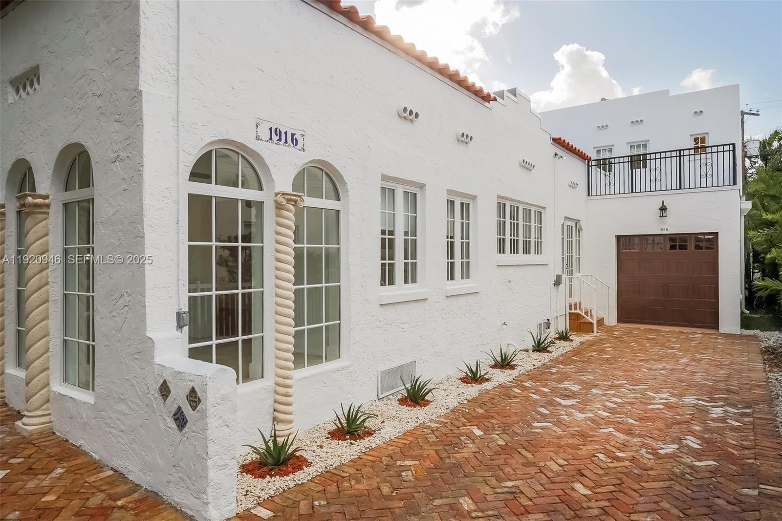 1916 Ferdinand St Unit: #