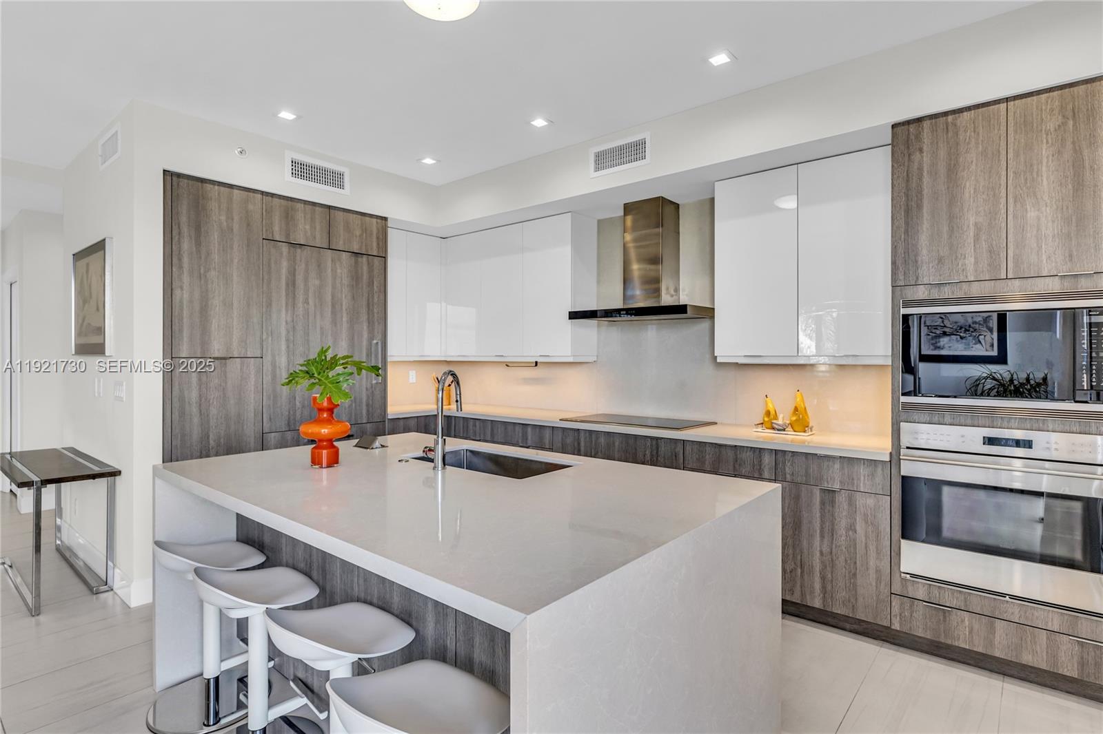 6100 N Ocean Dr # 3N