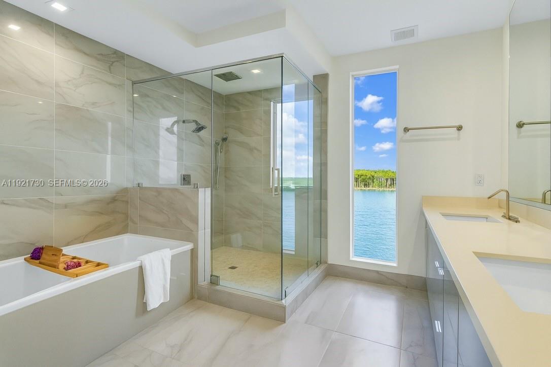6100 N Ocean Dr # 3N