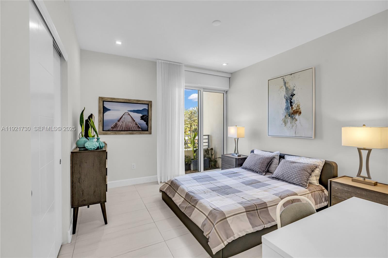 6100 N Ocean Dr # 3N