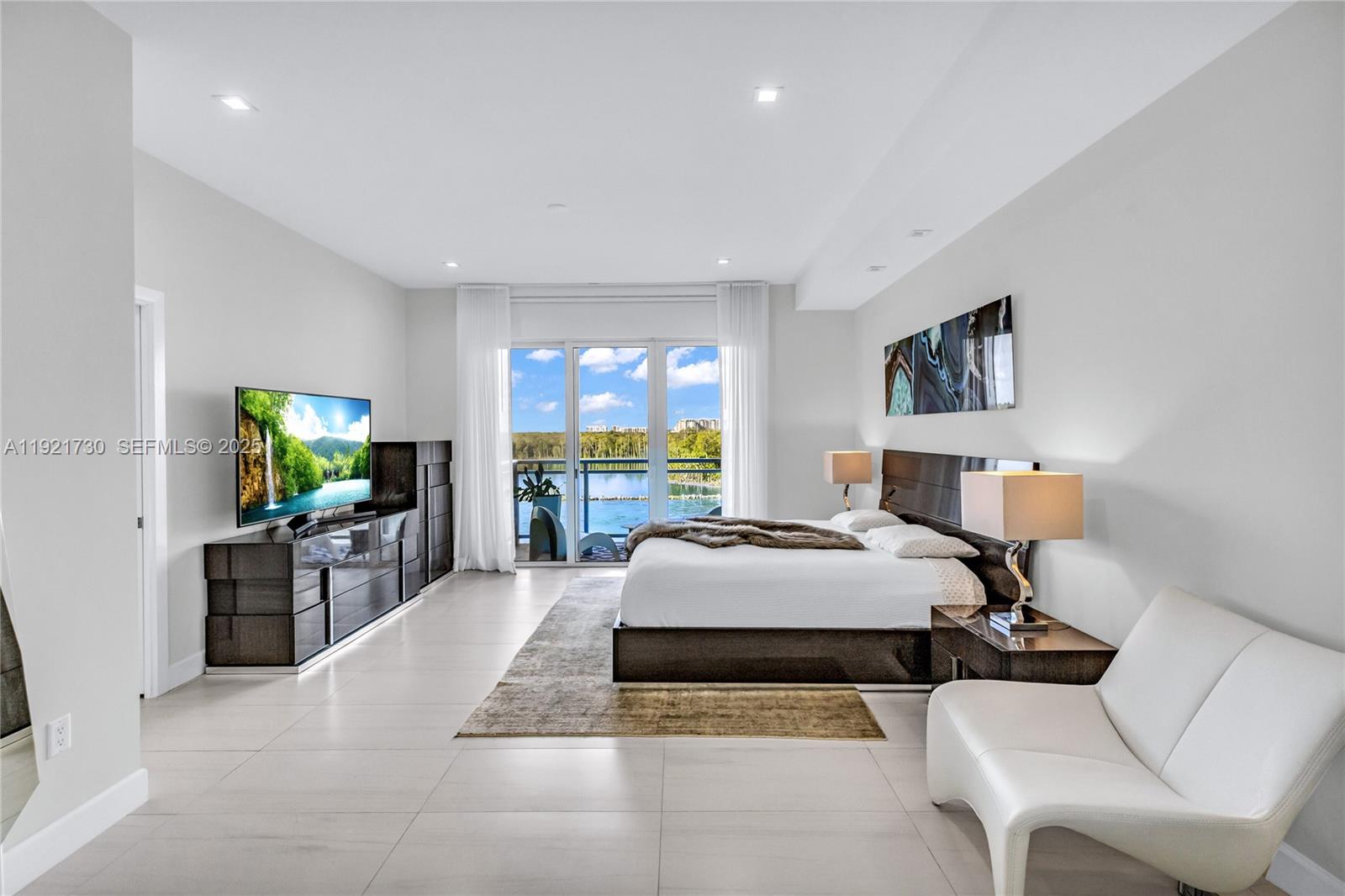 6100 N Ocean Dr # 3N