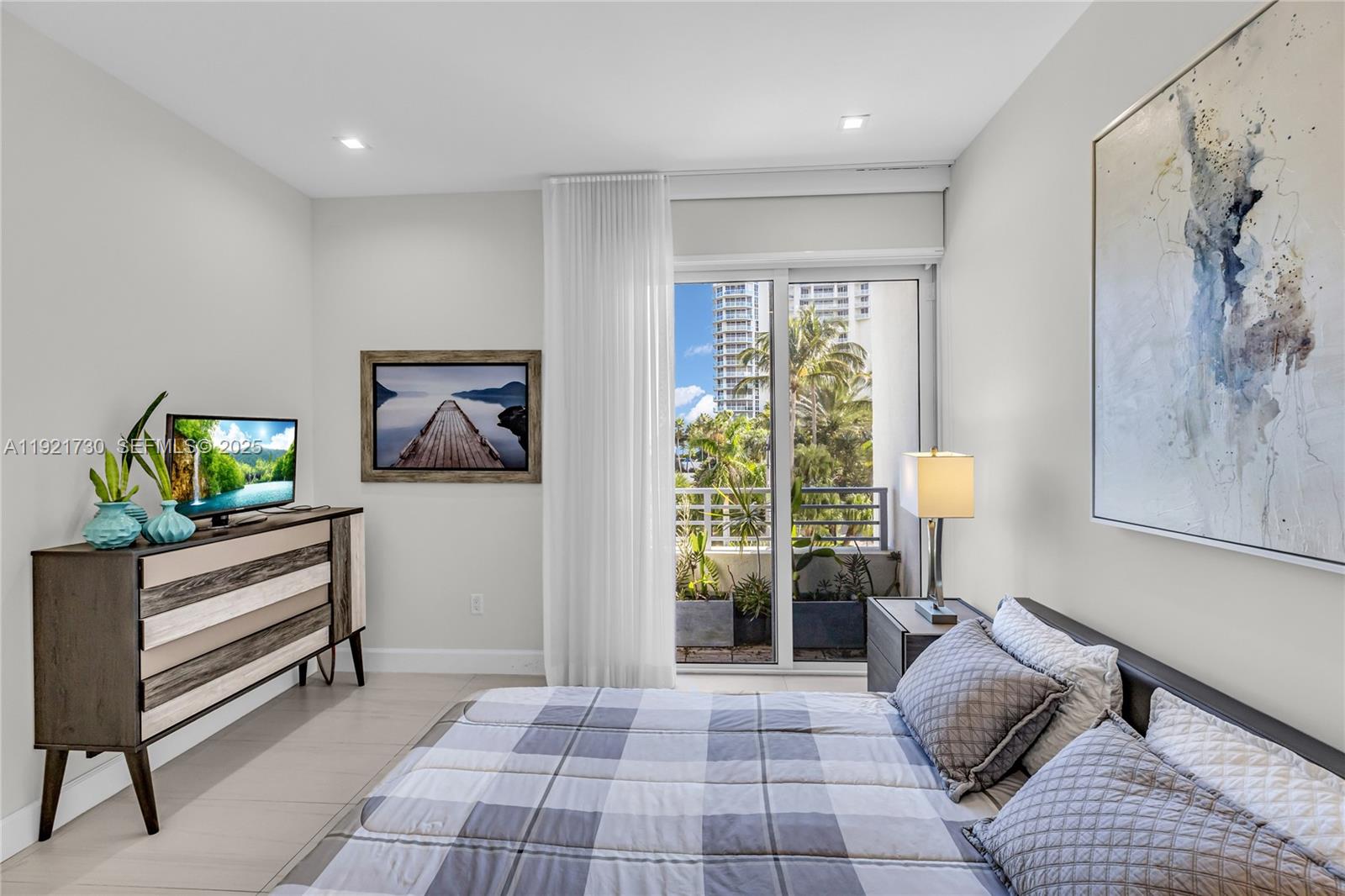 6100 N Ocean Dr # 3N