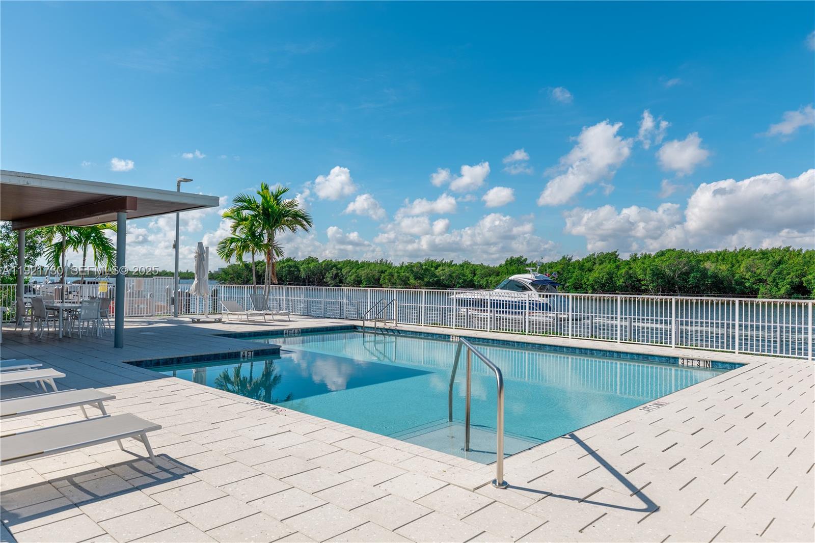 6100 N Ocean Dr # 3N