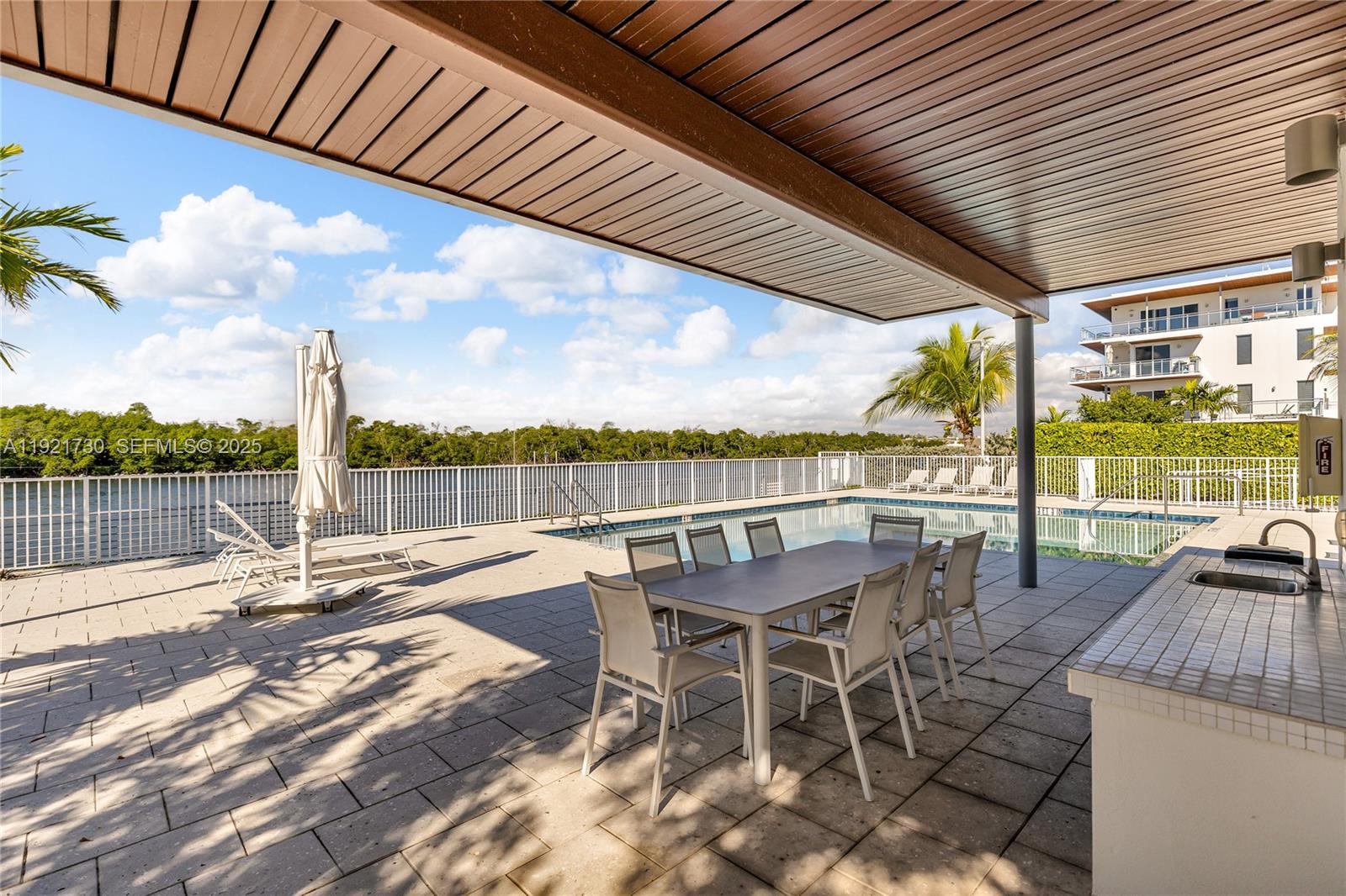 6100 N Ocean Dr # 3N