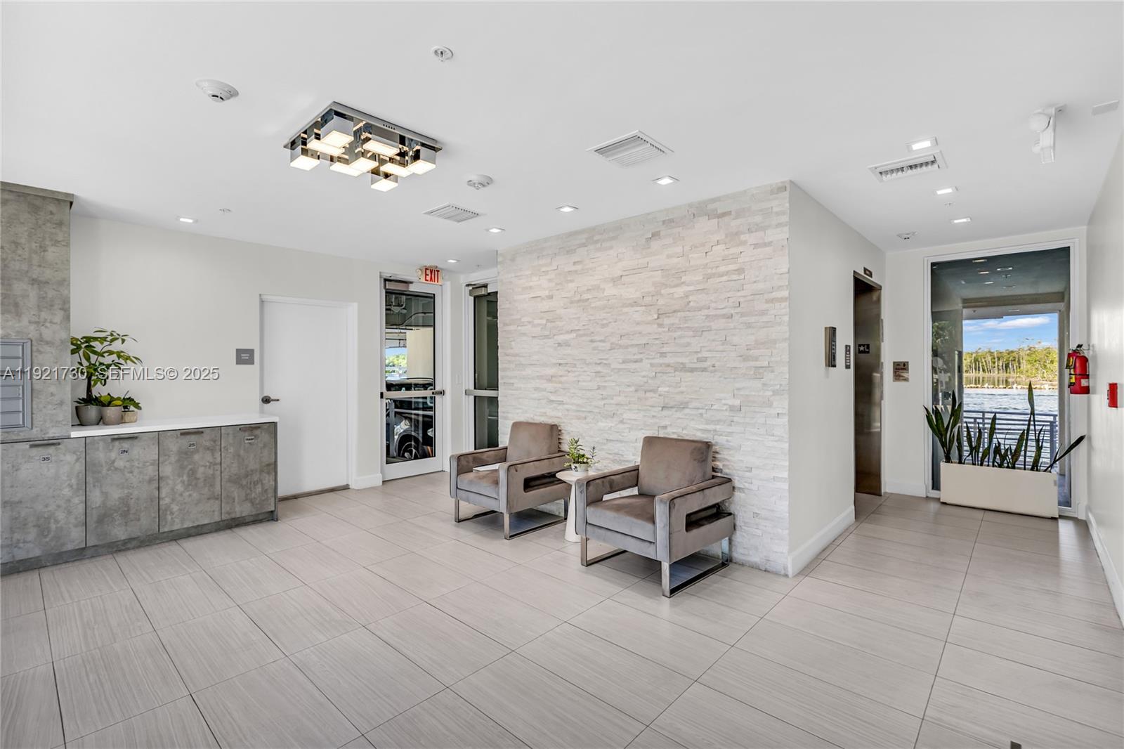 6100 N Ocean Dr # 3N