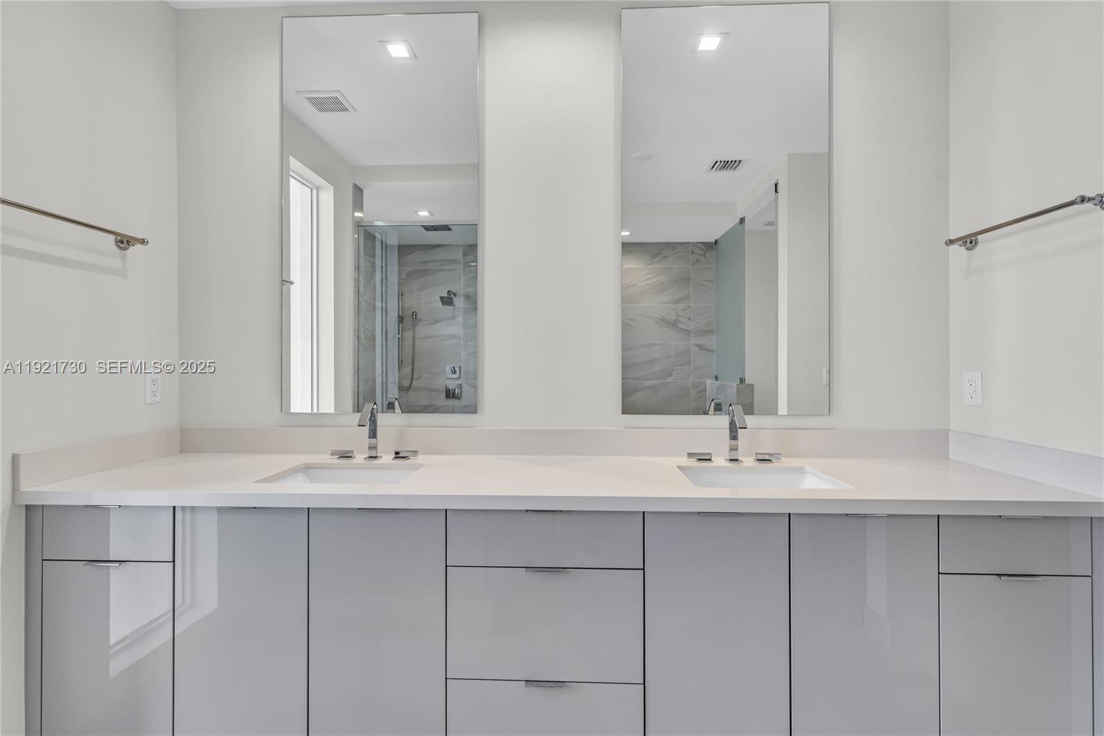 6100 N Ocean Dr # 3N