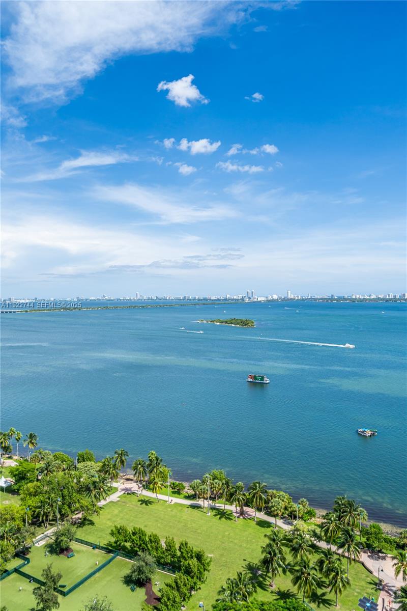 488 NE 18th St # 2311