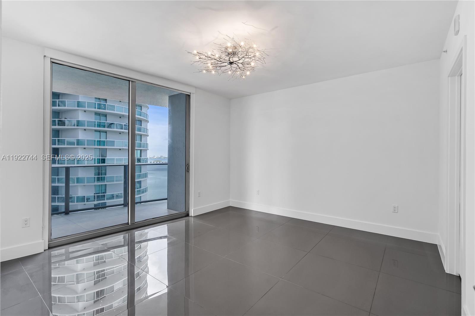 488 NE 18th St # 2311