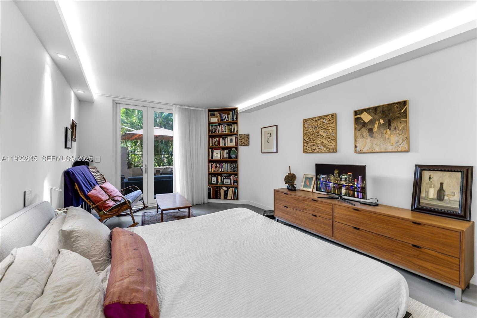 161 Crandon Blvd # 125