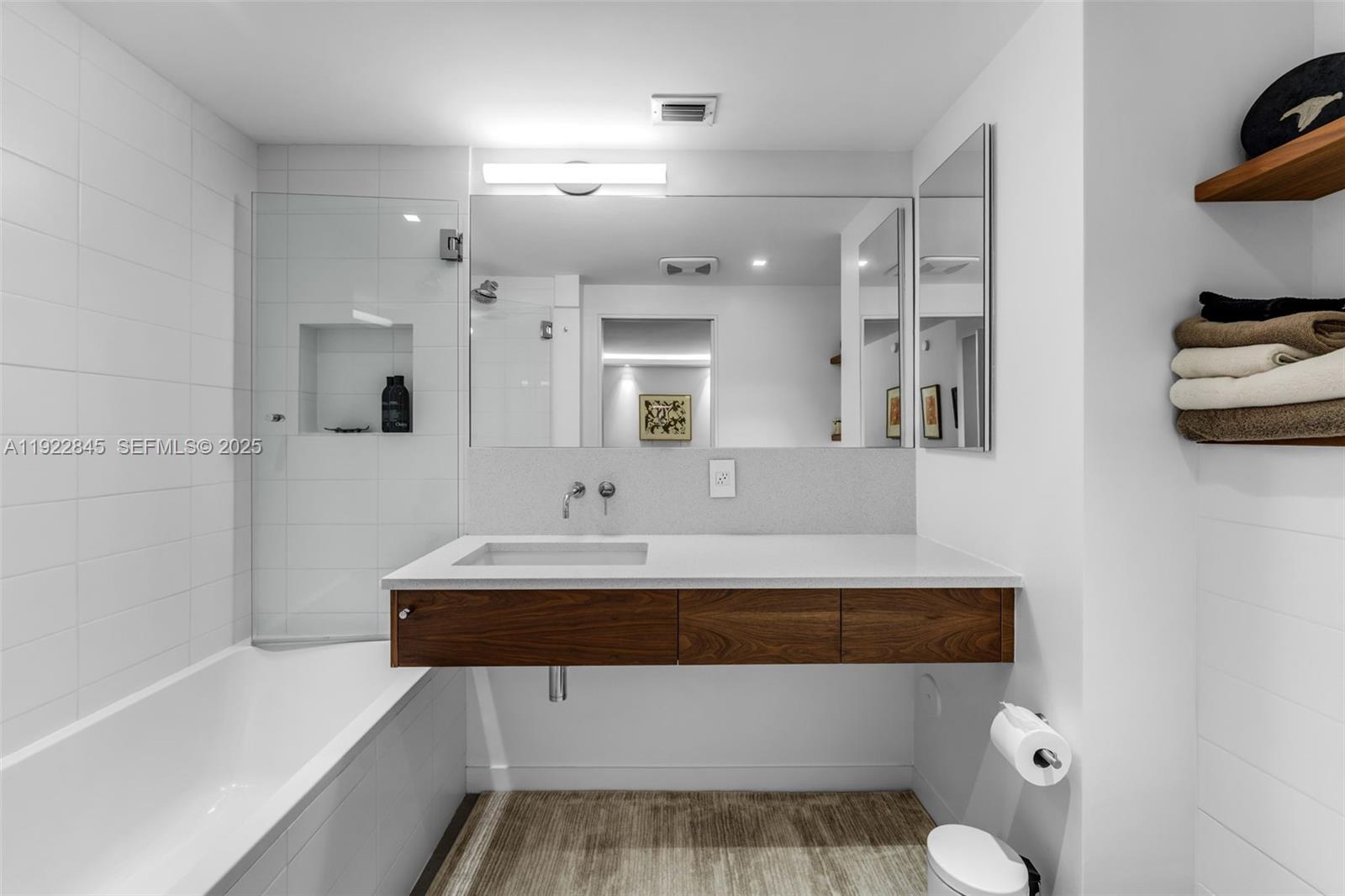 161 Crandon Blvd # 125