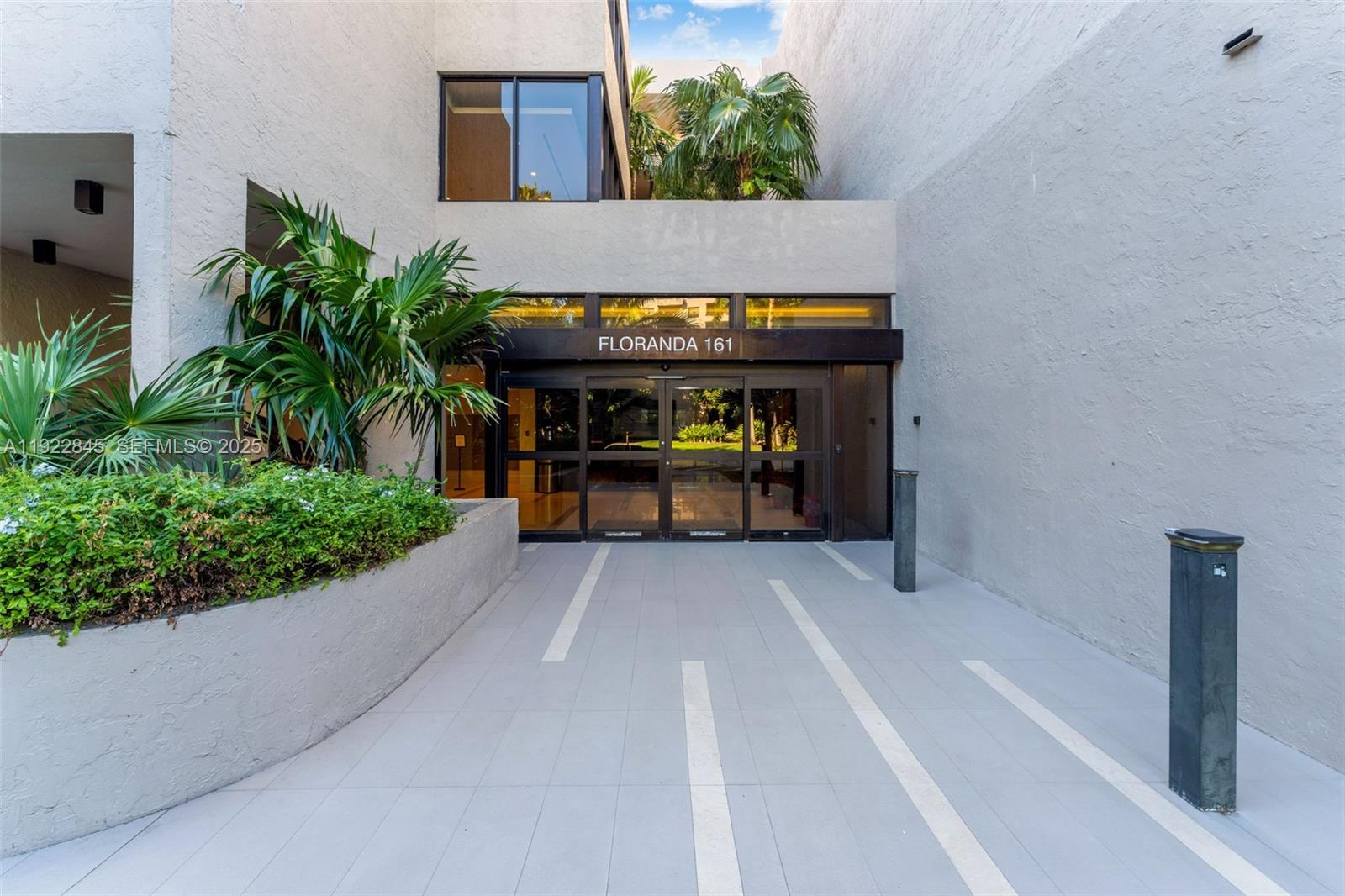 161 Crandon Blvd # 125